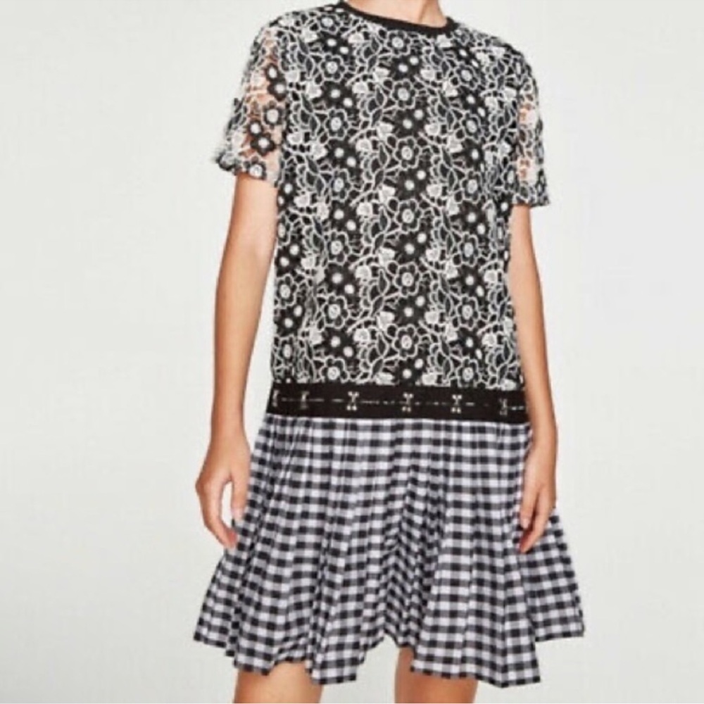 Zara trafaluc black/white floral dress with lace details & floral pattern size M